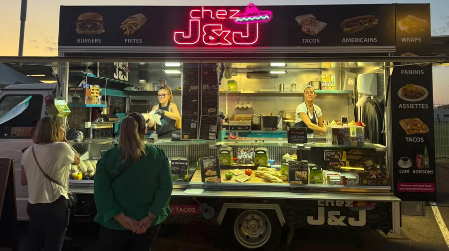 Food-truck Chez J&J en prestation priv&eacute;e nocturne